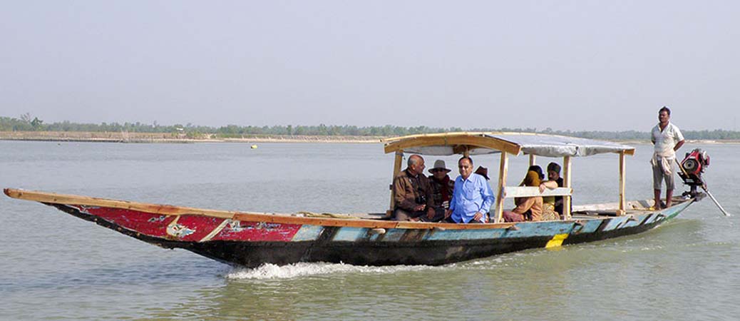 boat cruise at chilika-lake